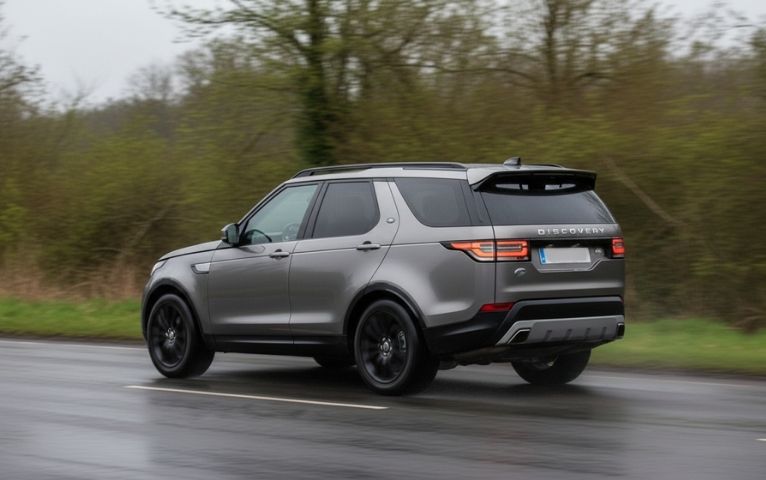 range-rover-discovery-back